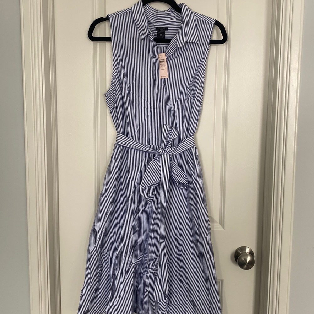 NWT - Ann Taylor Factory midi dress. Size 12P Sleeveless Blue and white stripped
